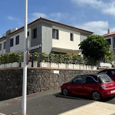 فيلة Villa-costaadeje-3br-balcony-wifi-parking أذيخي