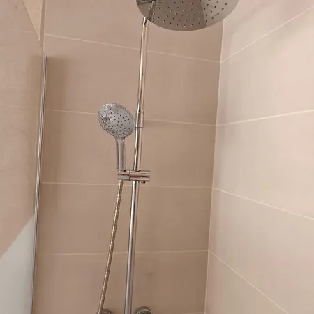 Villa-costaadeje-3br-balcony-wifi-parking فيلة