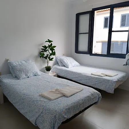 Villa-costaadeje-3br-balcony-wifi-parking فيلة
