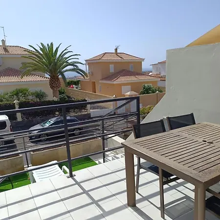 Βίλα Villa-costaadeje-3br-balcony-wifi-parking