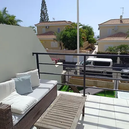 Βίλα Villa-costaadeje-3br-balcony-wifi-parking