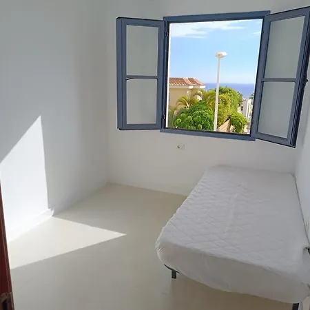 Villa-costaadeje-3br-balcony-wifi-parking Βίλα *