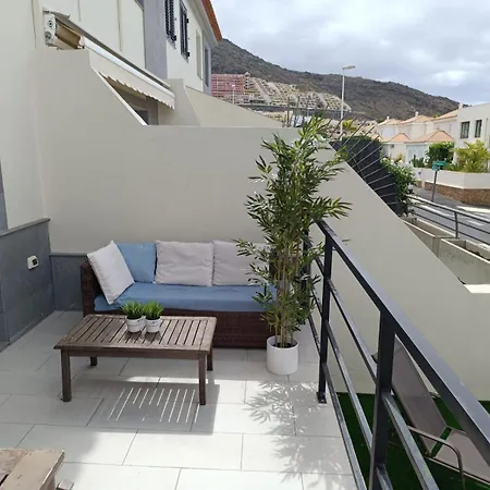 Βίλα Villa-costaadeje-3br-balcony-wifi-parking *