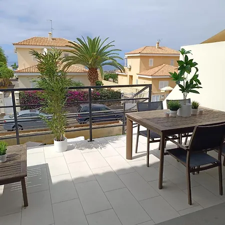 Villa-costaadeje-3br-balcony-wifi-parking Βίλα